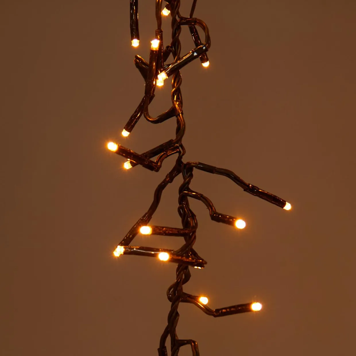 Cascade lumineuse 1 m 600 Micro LED câble noir 6 descentes Blanc chaud