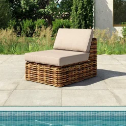 Chauffeuse de jardin en rotin Surabaya Sepia et beige