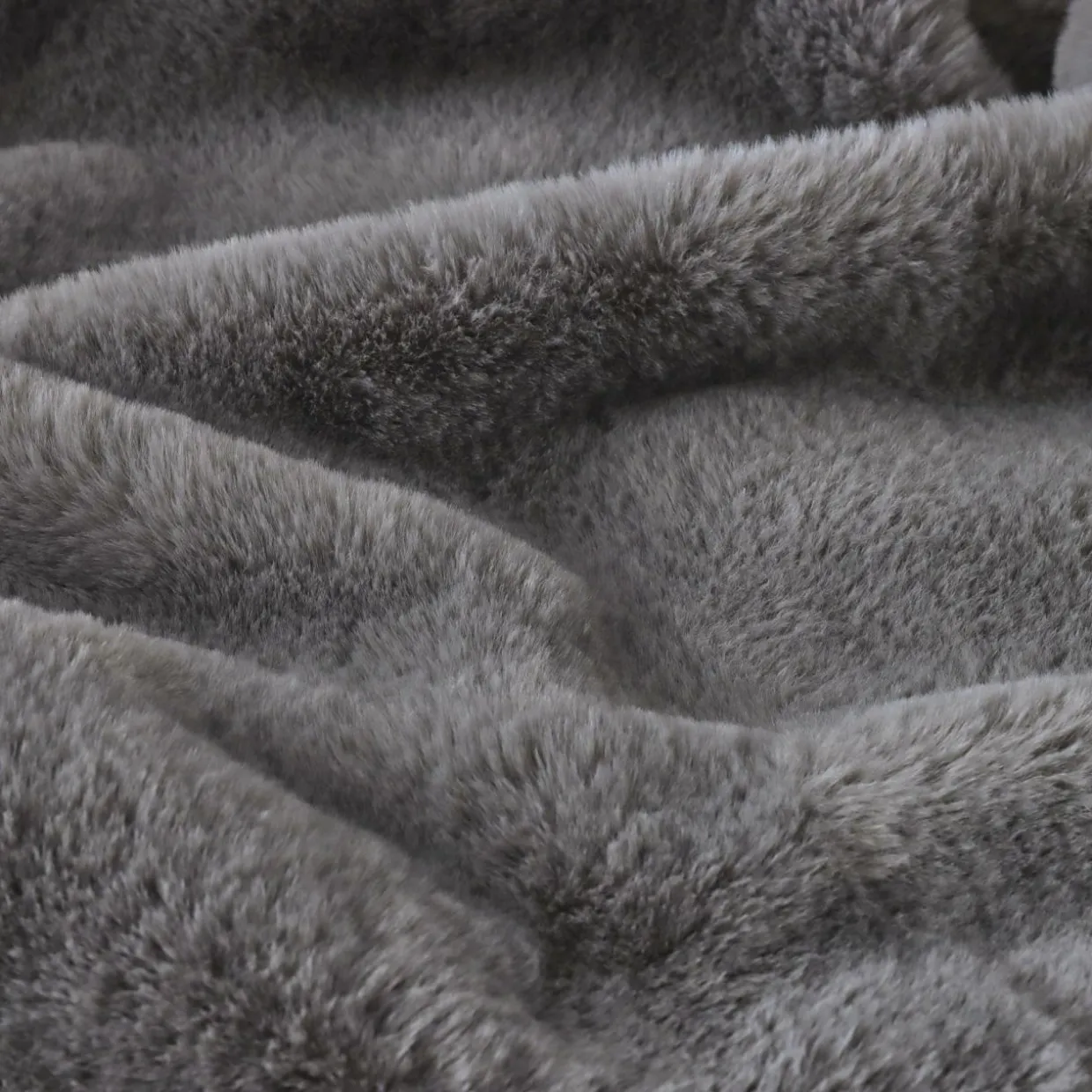 Coussin carré fausse fourrure (45 x 45 cm) Finn Gris anthracite