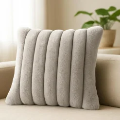 Coussin carré fausse fourrure (45 x 45 cm) Polary Beige
