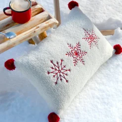 Coussin rectangulaire effet fausse fourrure (30 x 50 cm) Bessey Rouge