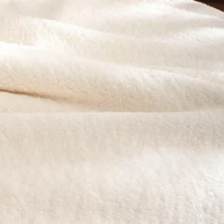 Couvre-lit effet sherpa (240 x 220 cm) Calinou Ecru