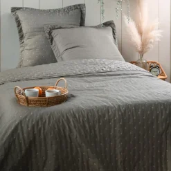 Couvre-lit matelassé avec deux taies d'oreiller (240 x 220 cm) Cléo Taupe