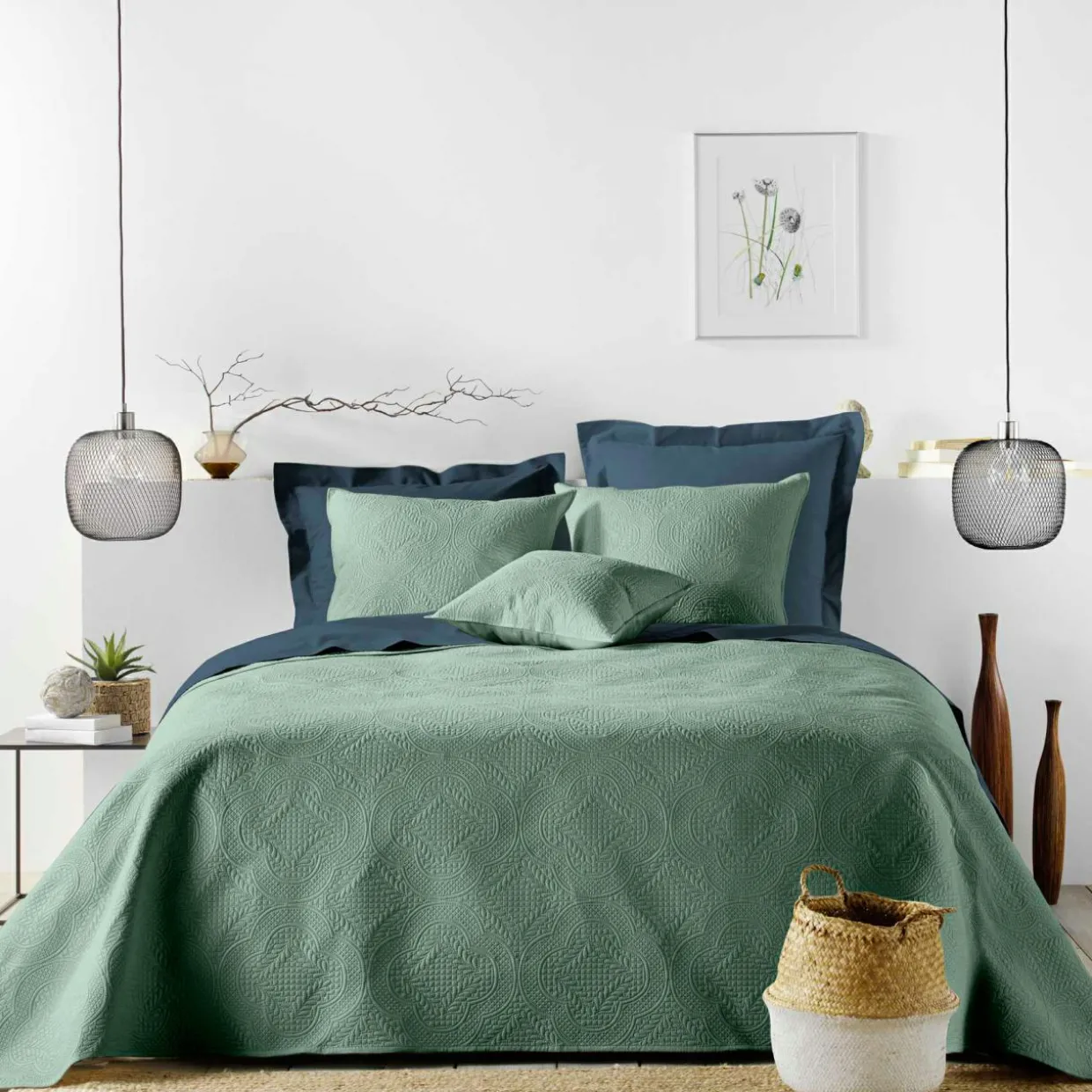 Couvre-lit matelassé et deux taies d'oreiller (220 x 240 cm) Romane Vert cédre