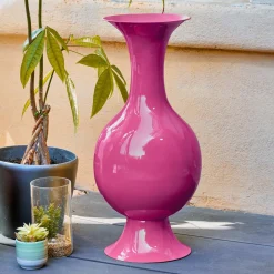 Grand Vase en métal émaillé fait main (H56 cm) Soléa Rose fuschia brillant