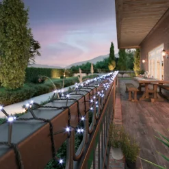 Guirlande lumineuse Solaire 18 m 240 LED câble noir Rechargeable Blanc froid