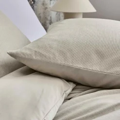 Housse de couette et deux taies d'oreiller microfibre (240 x 220 cm) Azura Beige