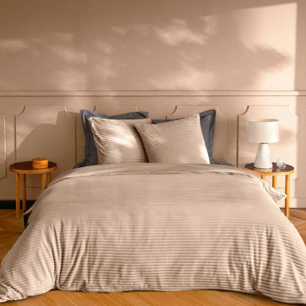 Housse de couette et deux taies d'oreiller flanelle (240 x 220 cm) Veloutea Beige sable