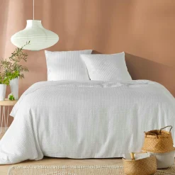 Housse de couette et deux taies d'oreiller effet nid d'abeille (240 x 220 cm) Abelia Blanc