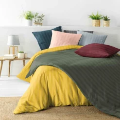 Housse de couette et deux taies microfibre (240 x 220 cm) Cleo Vert kaki