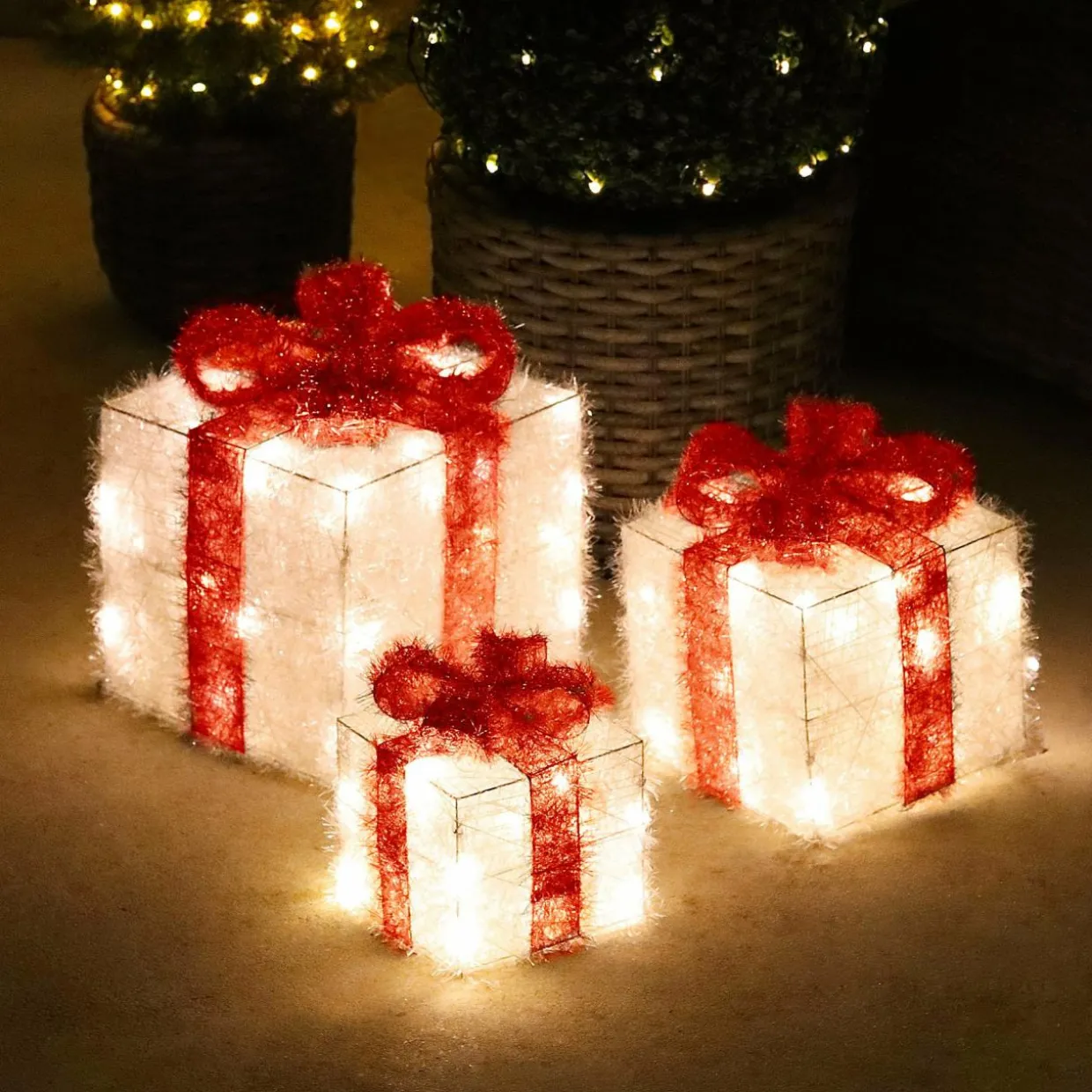 Lot de 3 cadeaux lumineux à piles 65 LED (H30 cm) Ruban Rouge et Blanc chaud