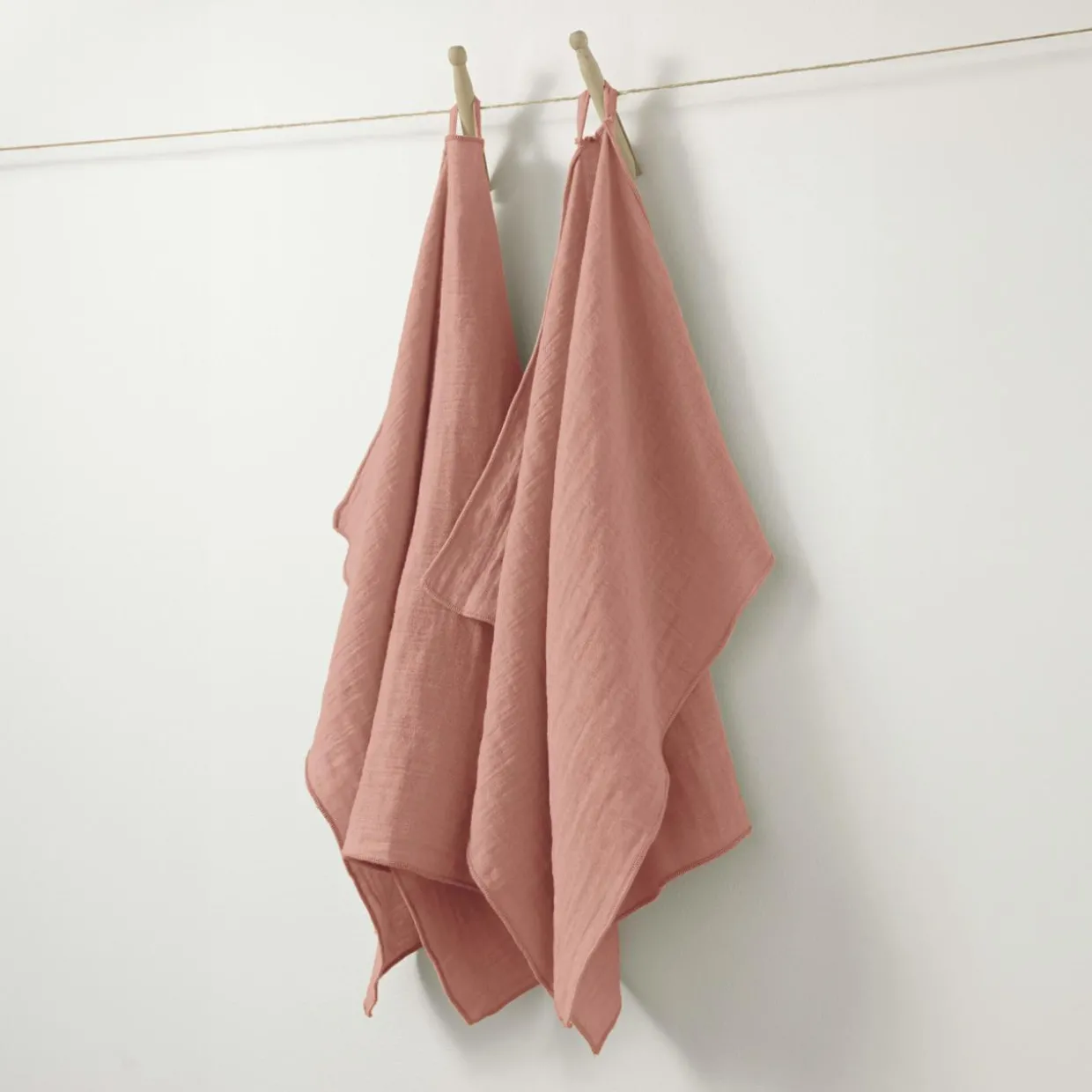 Lot de 2 essuie-mains gaze de coton (70 cm) Gaïa Rose pêche