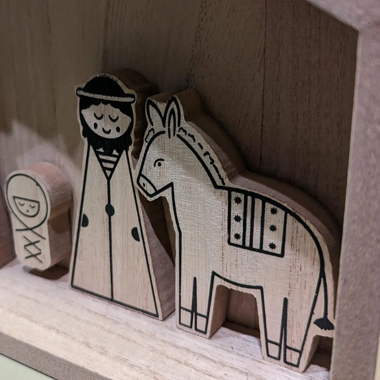 Petite crèche de Noël en bois (H27 cm) Sainte-Marceline