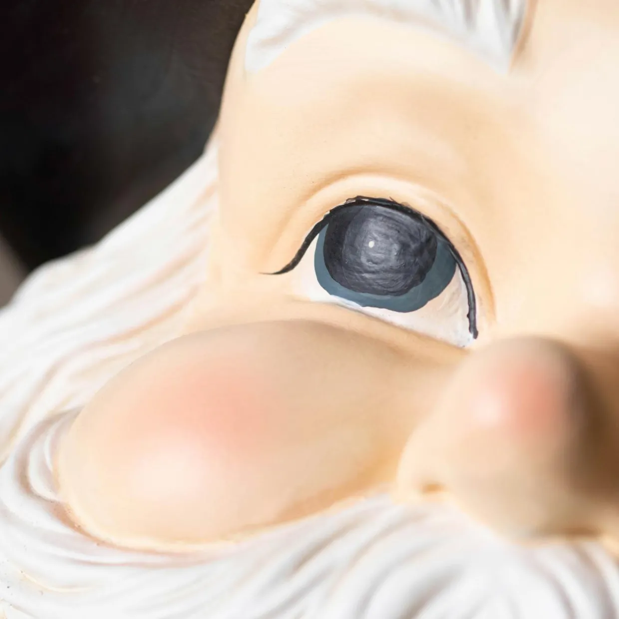 Père Noël Géant sur piles (H166 cm) Klaus et sa lanterne illuminée