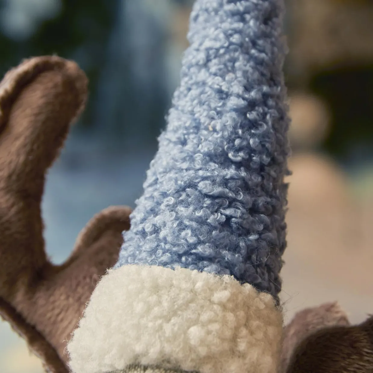 Renne de Noël debout (H56 cm) Stan Gris et fourrure blanche