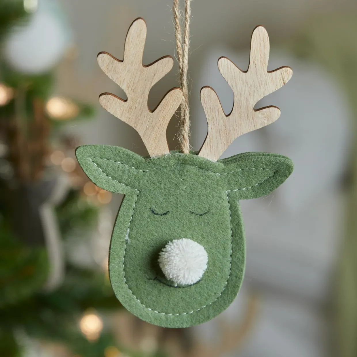 Suspension de Noël en bois (H15 cm) Cerf majesté des bois Vert