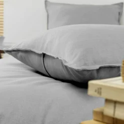 Taie d'oreiller carrée flanelle de coton (63 x 63 cm) Nina Gris clair