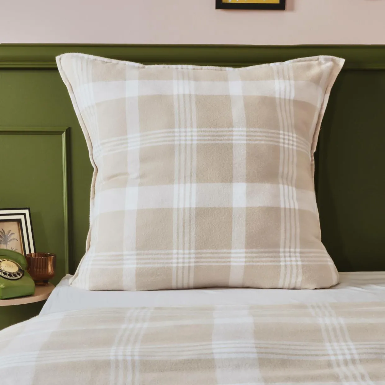 Taie d'oreiller carrée flanelle de coton (80 x 80 cm) Nina carreaux Beige