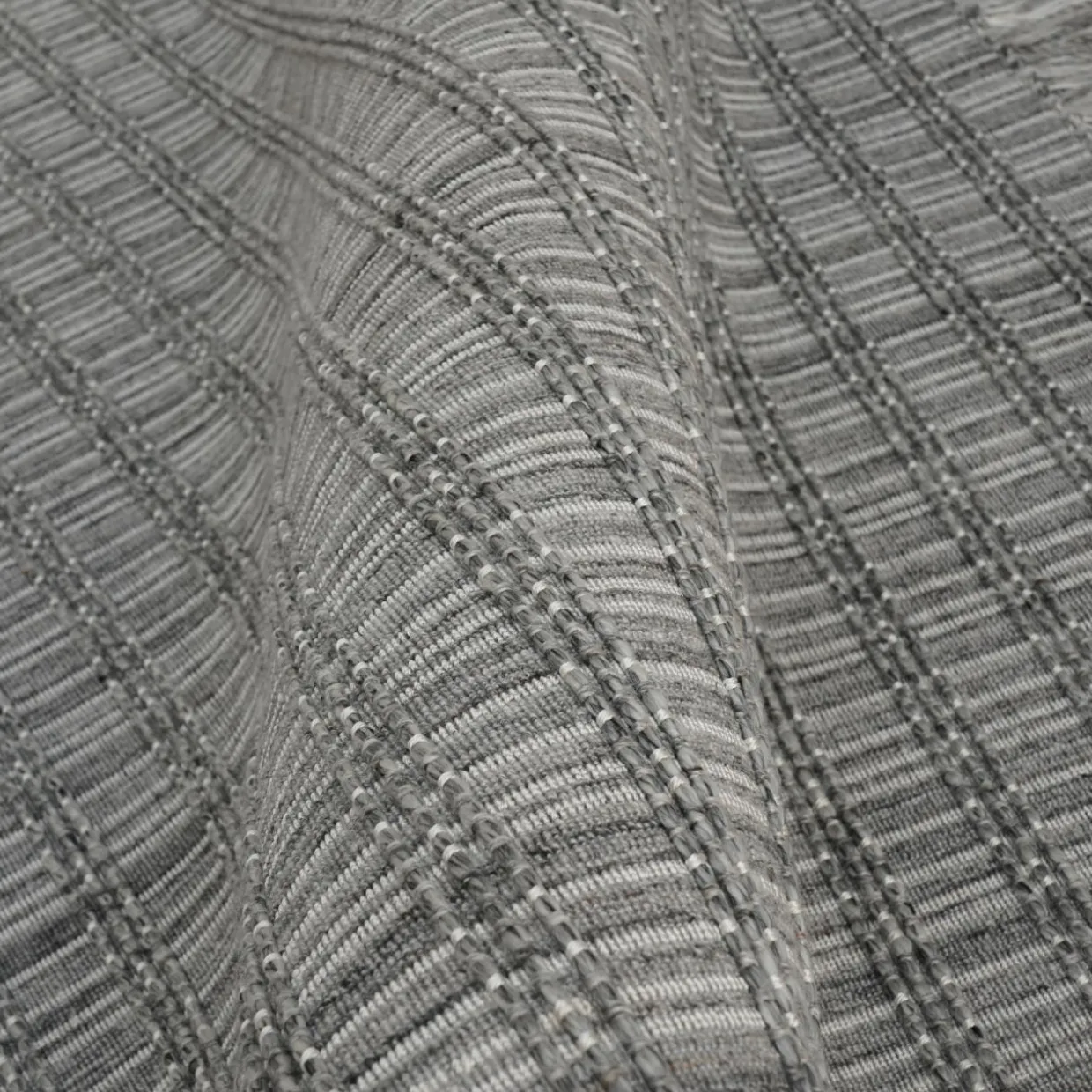 Tapis de salon rectangulaire matière recyclée (140 x 200 cm) Priya Gris