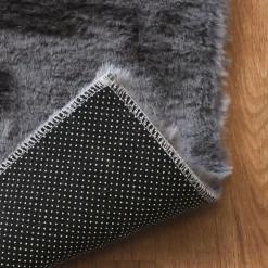 Tapis rectangulaire fausse fourrure (140 x 200 cm) Finn Gris anthracite