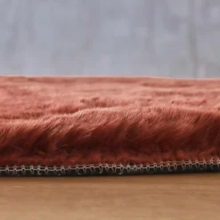 Tapis rectangulaire fausse fourrure (140 x 200 cm) Finn Terracotta