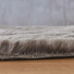 Tapis rectangulaire fausse fourrure (140 x 200 cm) Finn Taupe