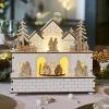 Village de Noël en bois lumineux et musical à piles (21 x H24 cm) Villageois en fête