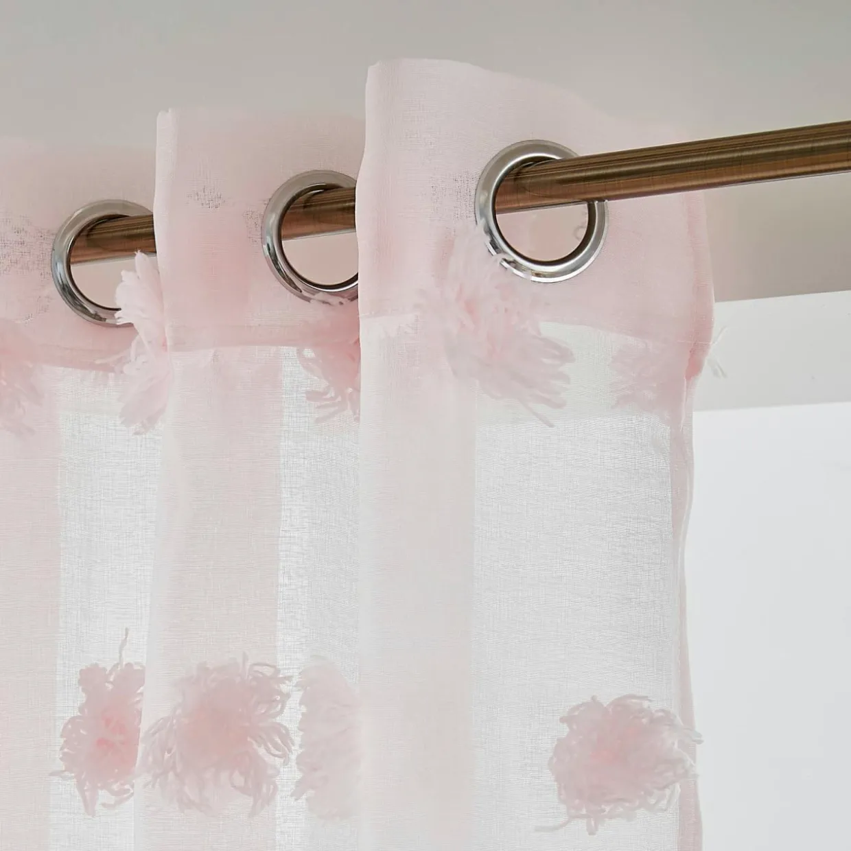 Voilage oeillets pompons (140 x 240 cm) Suzie Rose